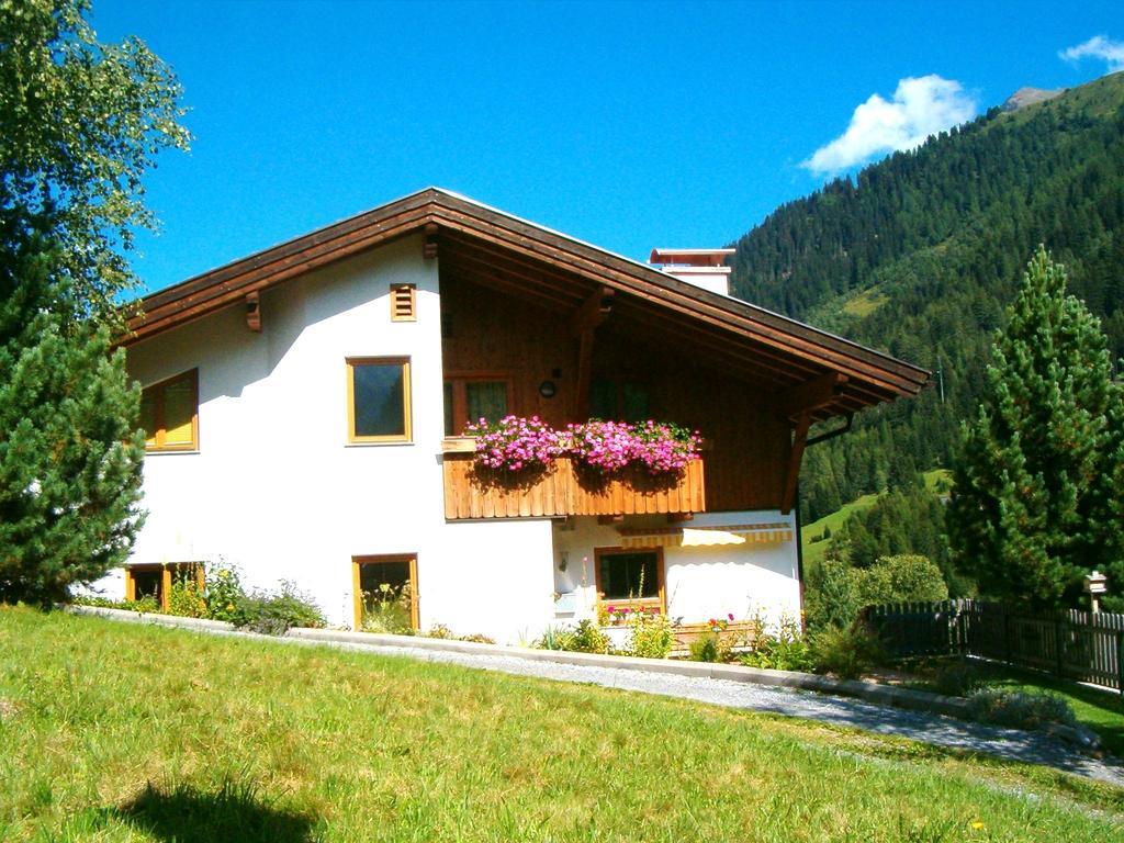 Haus Saumspitz Apartment Sankt Anton am Arlberg Exterior photo